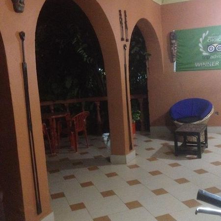 J Residence Motel Энтеббе Экстерьер фото