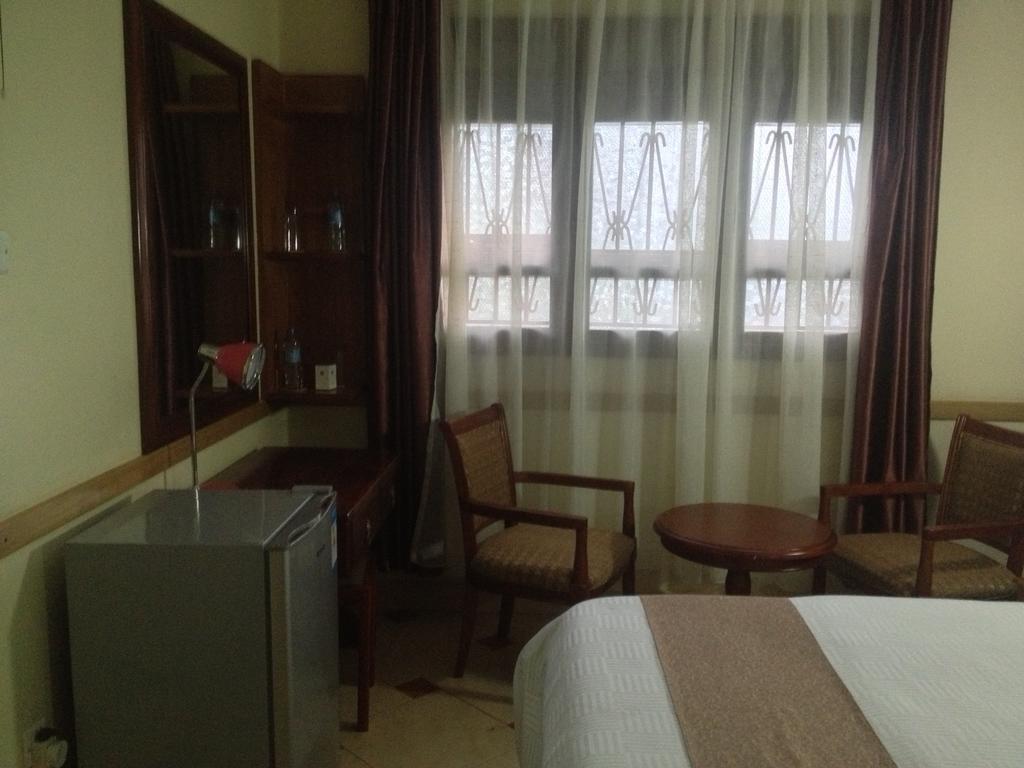 J Residence Motel Энтеббе Номер фото