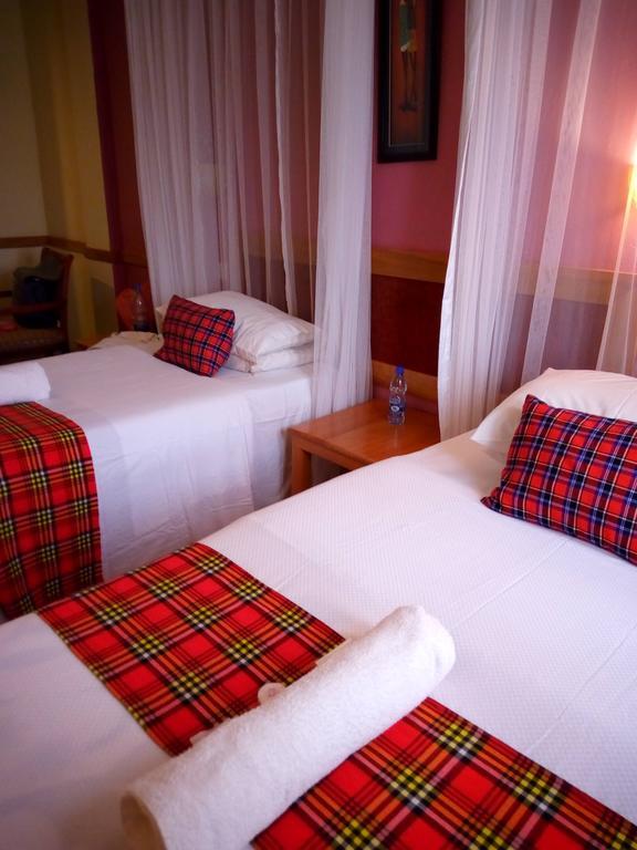 J Residence Motel Энтеббе Экстерьер фото