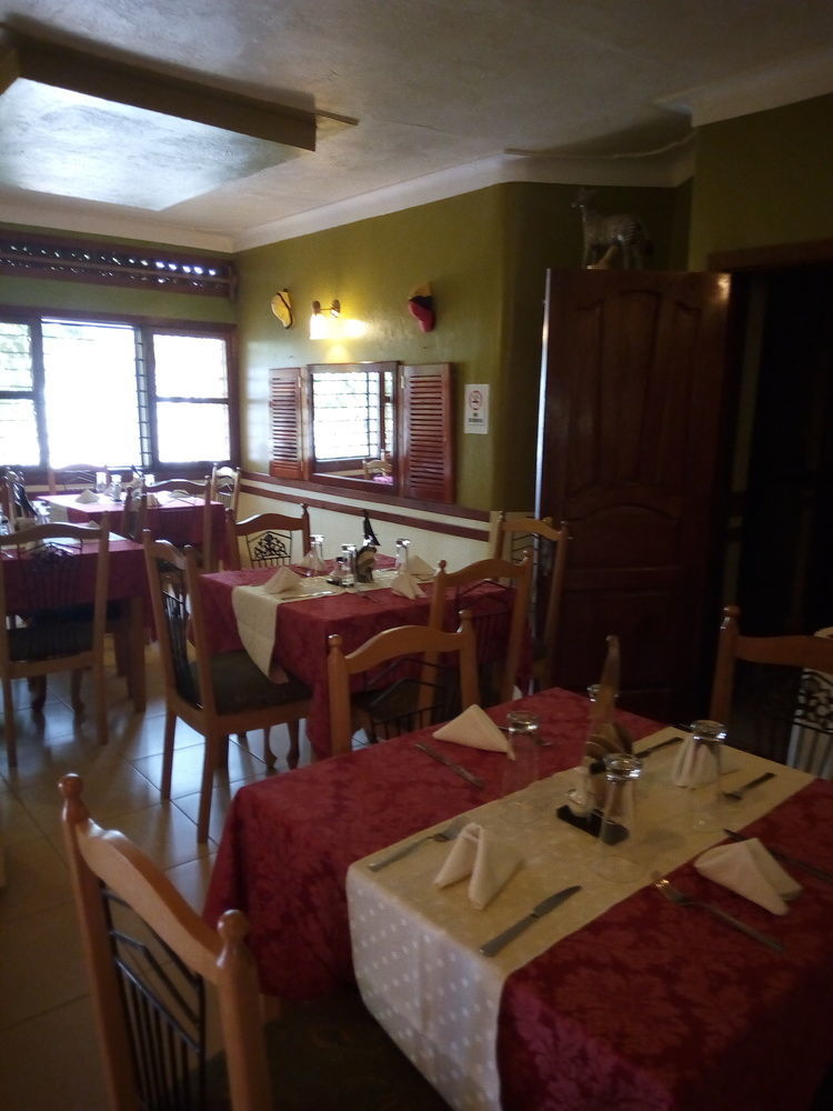 J Residence Motel Энтеббе Экстерьер фото